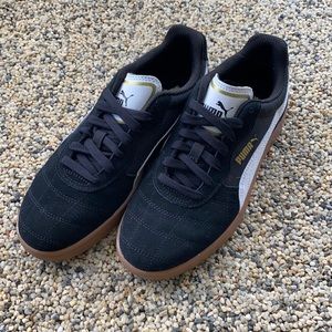 NWOT Puma Big Kids Astro Kick sneakers